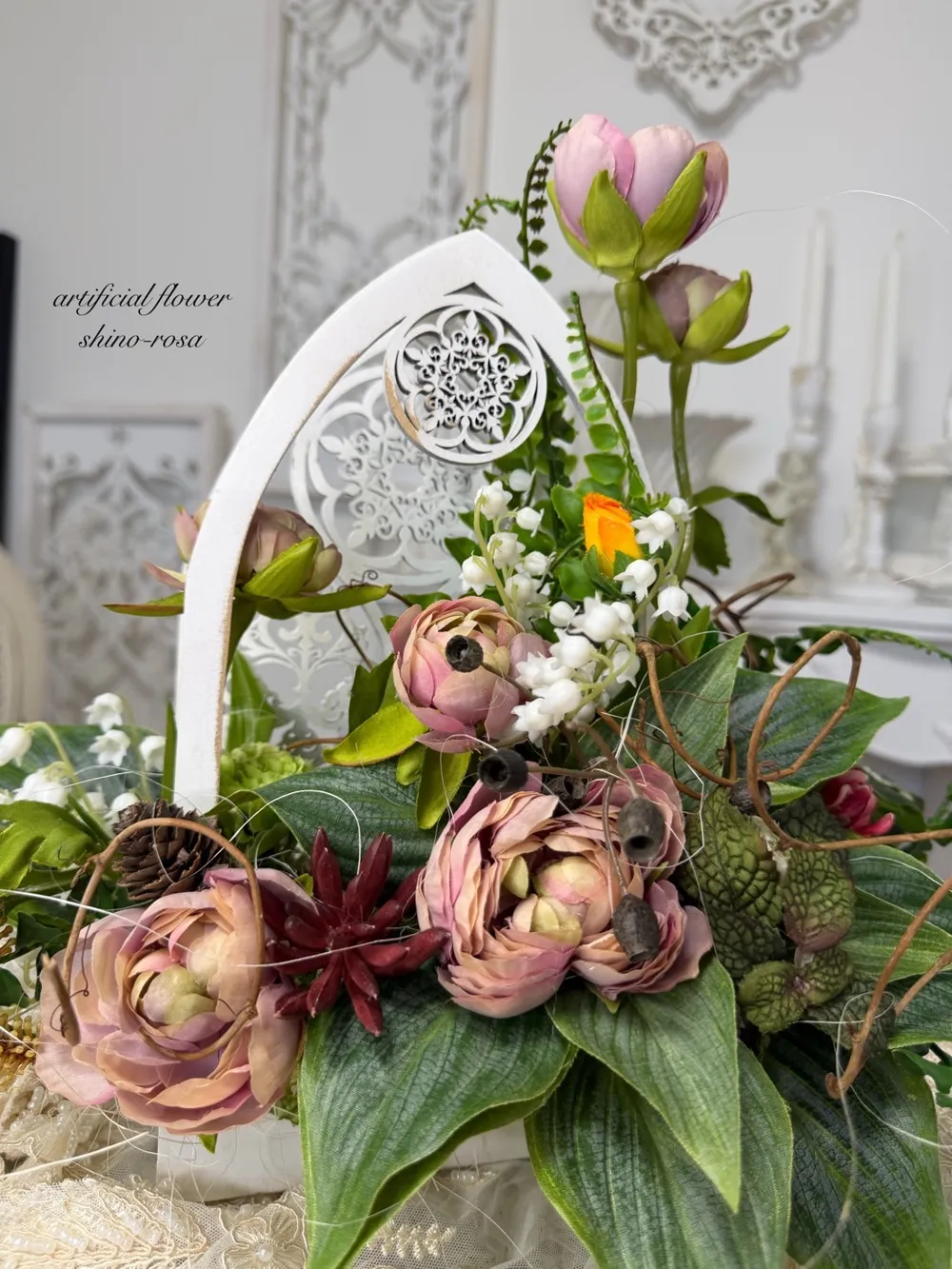 ローズラナンキュラスとスズランの大聖堂