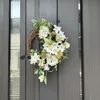 ウオールナッツとホワイトフラワーのハーフムーンリース 画像9
