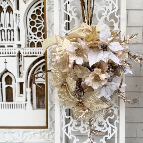 シャンパンゴールドポインセチアのスワッグ