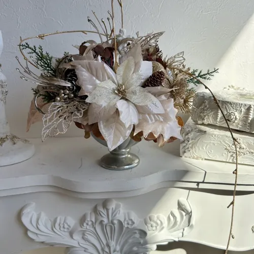 ゴールドポインセチアのXmasアレンジ