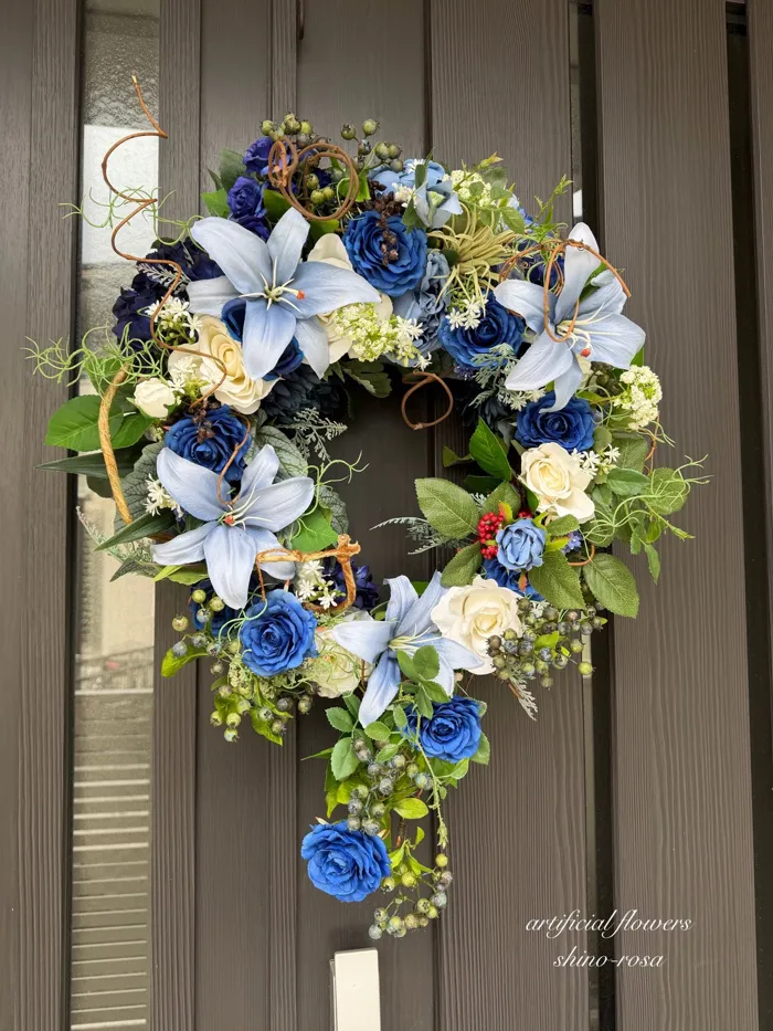 S様ご依頼品:ロイヤルブルーローズとリリーの馬蹄型リース