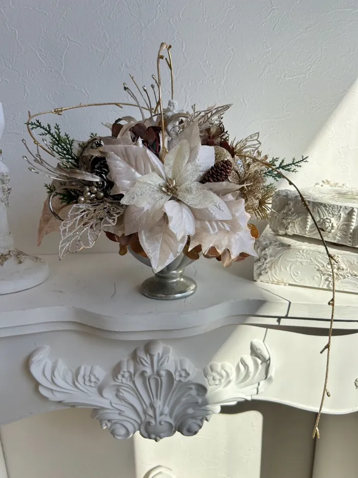 ゴールドポインセチアのXmasアレンジ